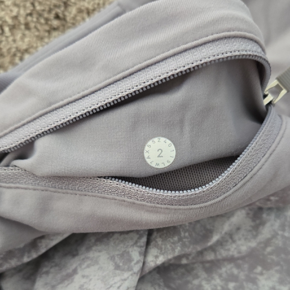 Lululemon Gray/white Shorts Size 2 - Picture 5 of 5